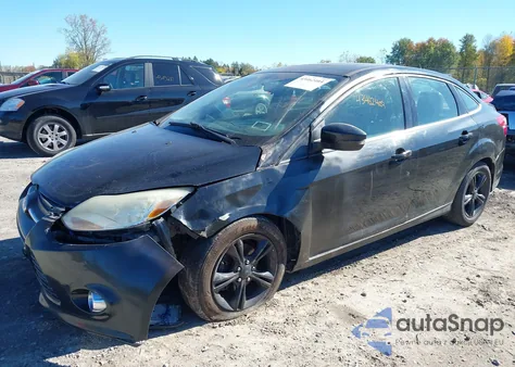 2014 Ford Focus Titanium from USA, damaged, VIN 1FADP3J21EL435023